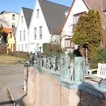 Warnemuende Alexandrinenstrasse 2189